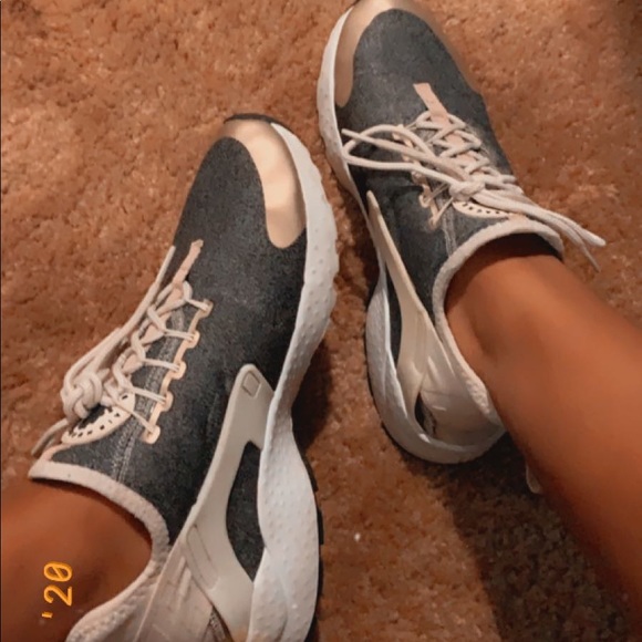 Nike Air Haurache - Picture 2 of 3